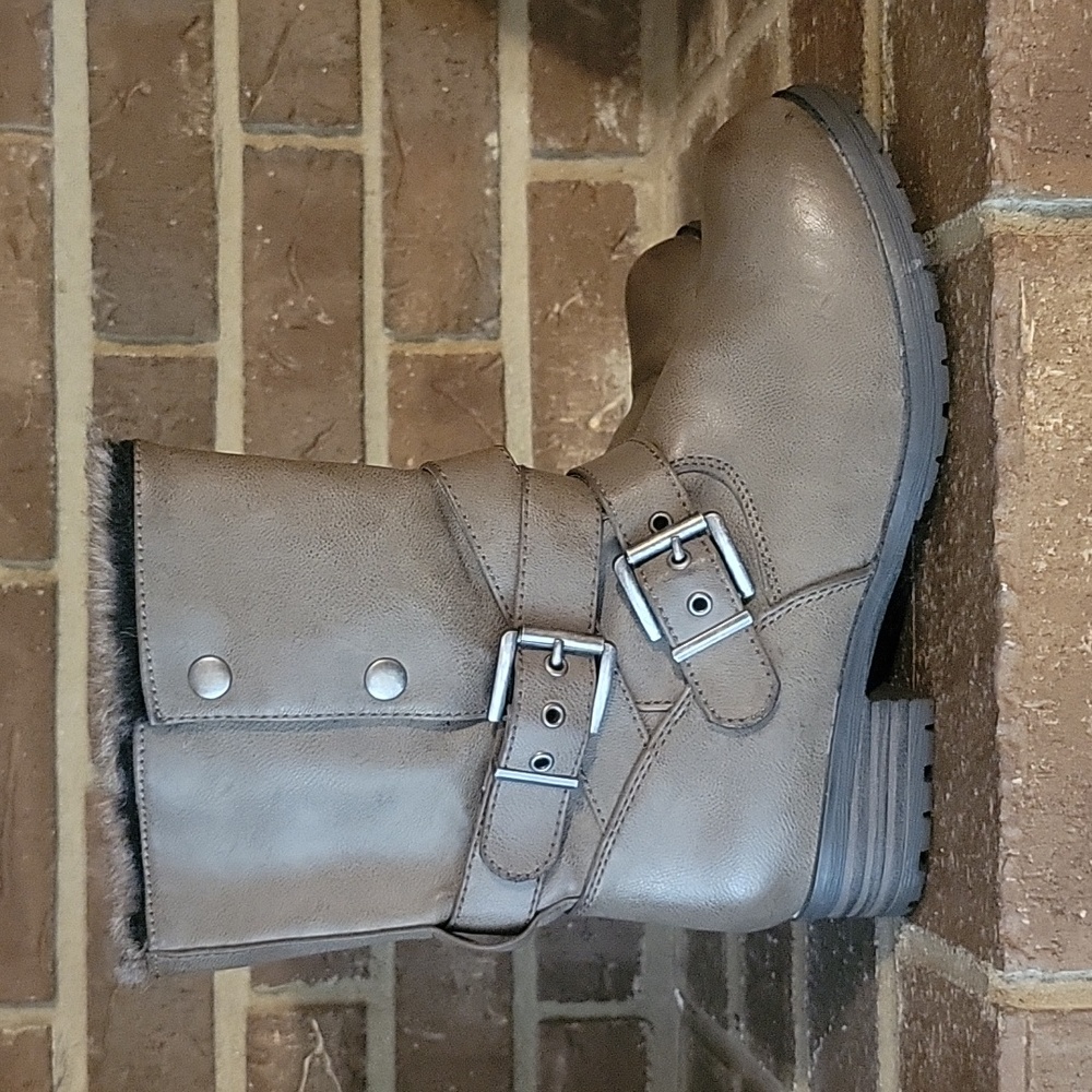 MOSSIMO SUPPLY CO GREY/KIKI FASHION BOOTS WOMENS 8.5 FAUX FUR TRIM